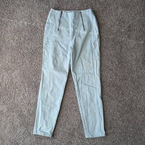 Light Wash Jeans with Zipper Front